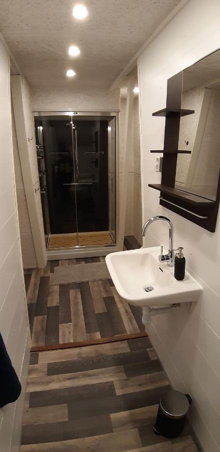 Abrahams Camp Apartment Flisehult Ngoại thất bức ảnh